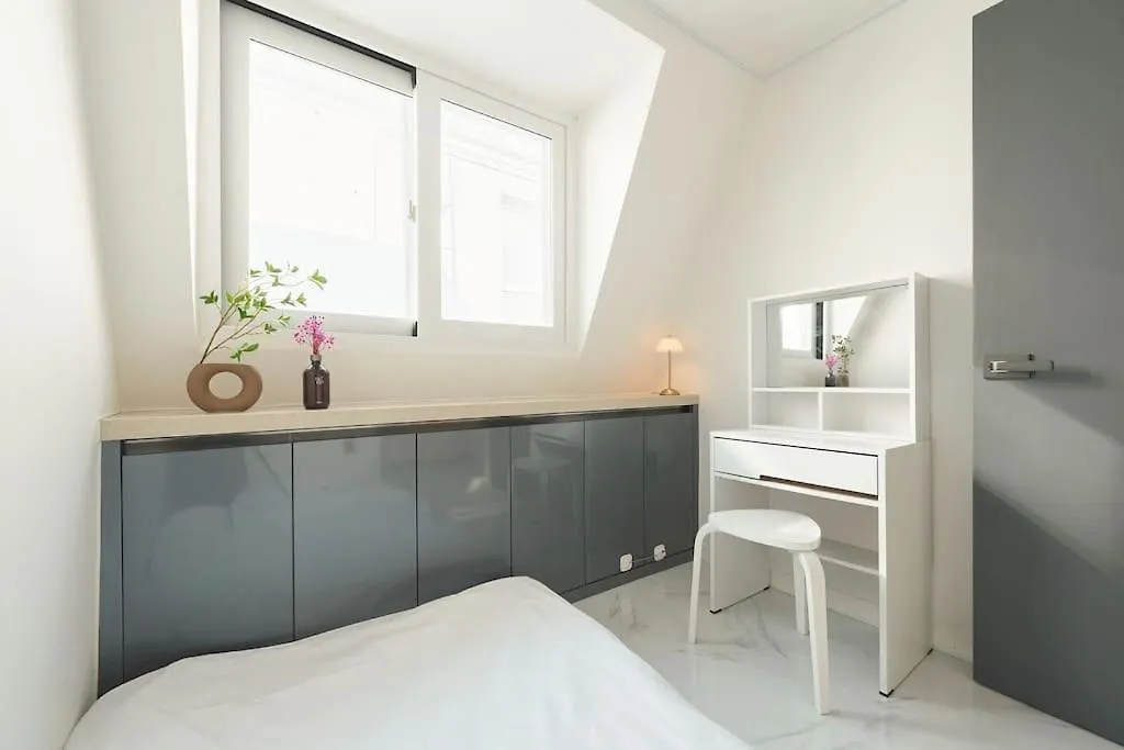 Hongdae Stay 10Min Walk From Hongdae Σεούλ 0*,  Νότια Κορέα