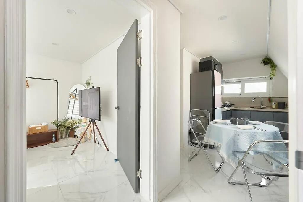 Hongdae Stay 10Min Walk From Hongdae Σεούλ 0*,