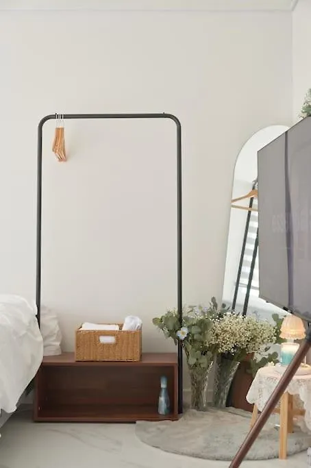 Hongdae Stay 10Min Walk From Hongdae Σεούλ 0*,  Νότια Κορέα